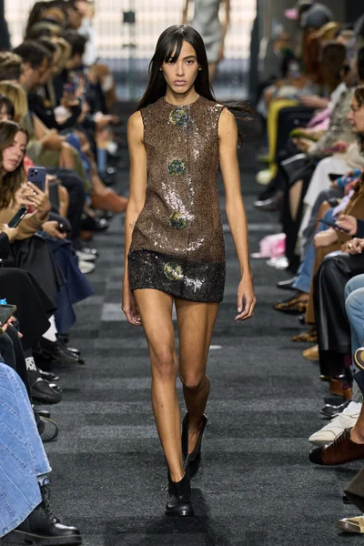 Look 2